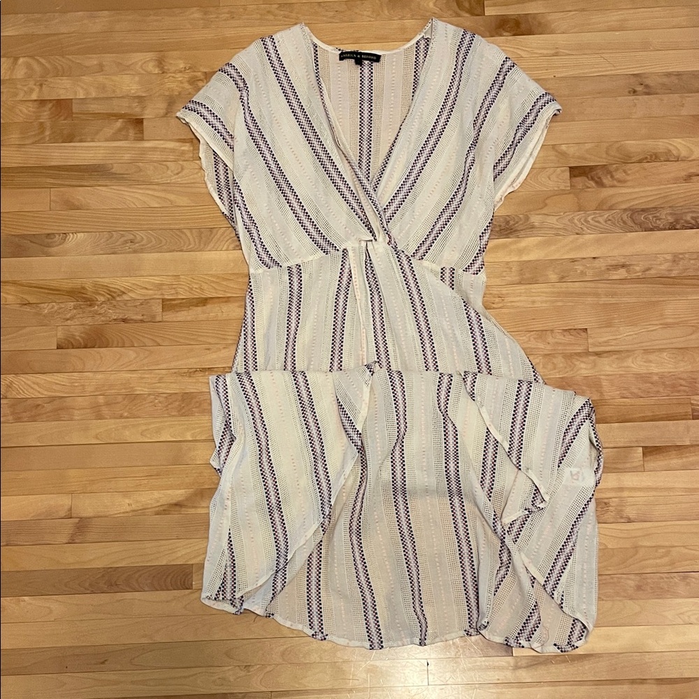 America & Beyond Sheer Cream Beach Coverup Size Large